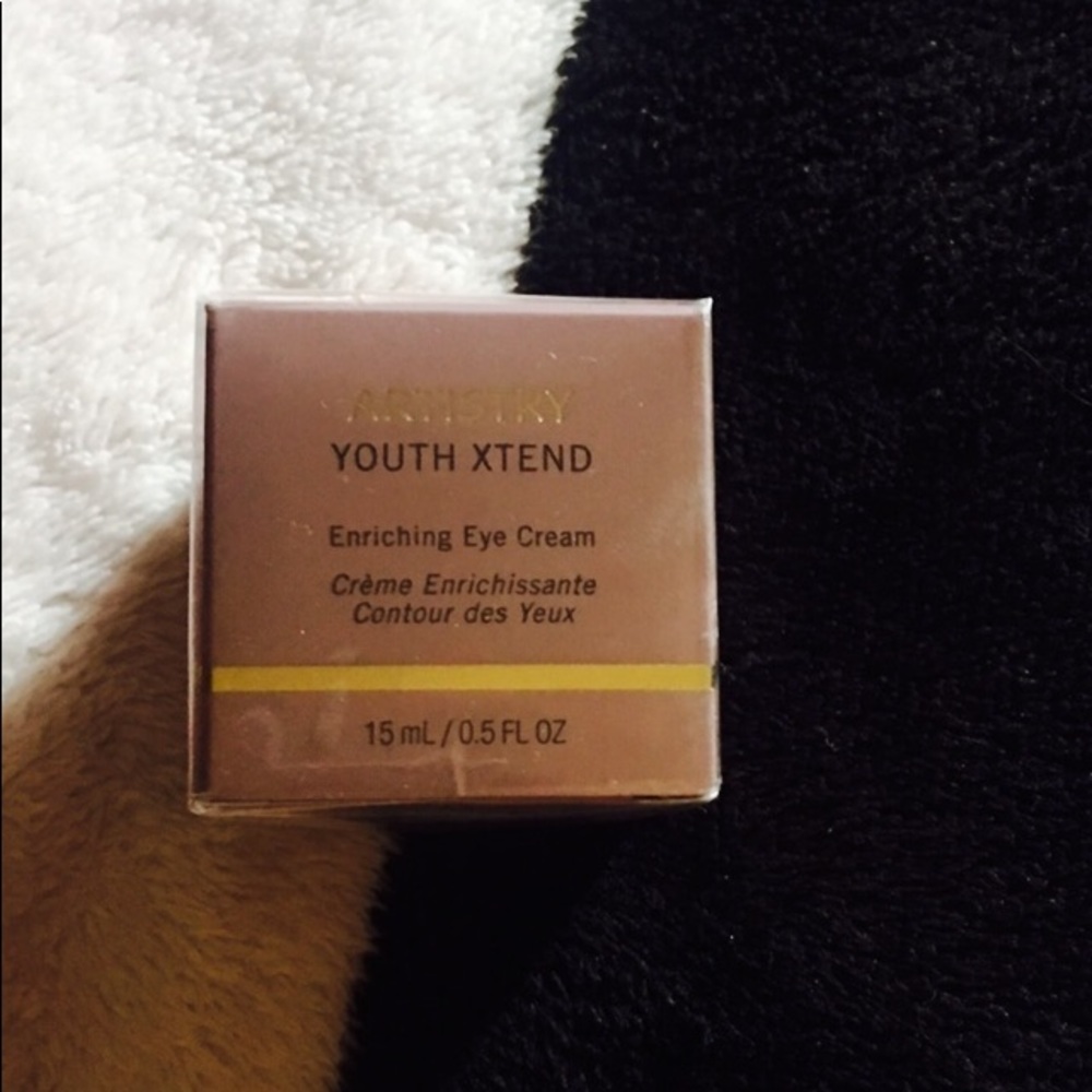 Artistry youth xtend enriching eye cream