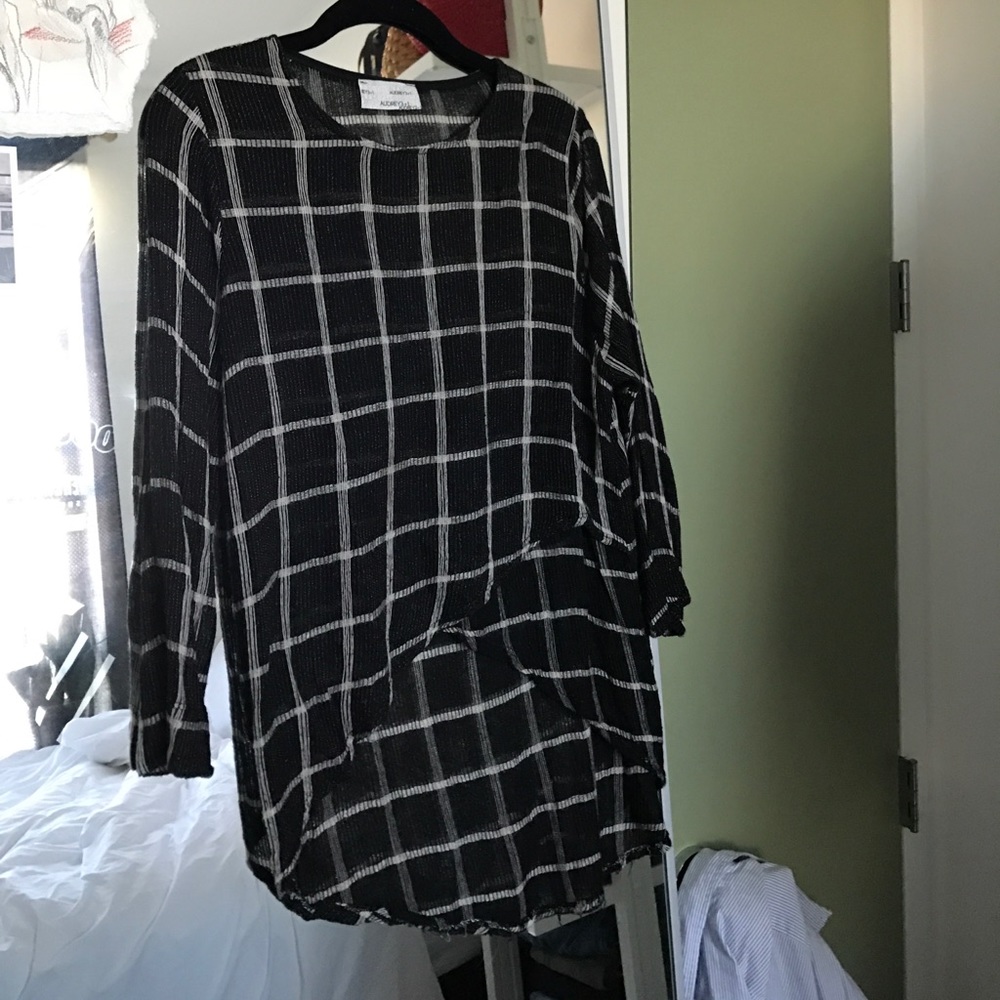 High low loose weave top