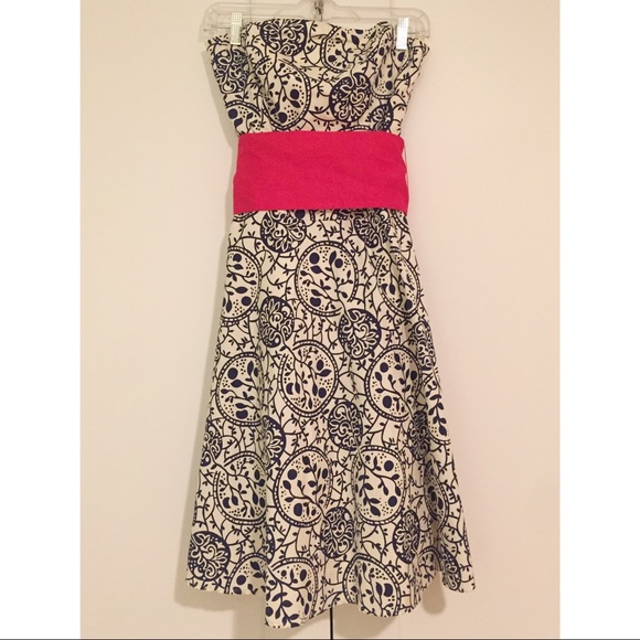 Anthropologie Dresses & Skirts - Strapless Anthropologie dress