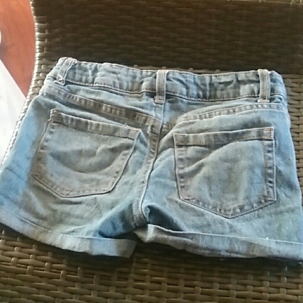 Shorts - Picture 2 of 3