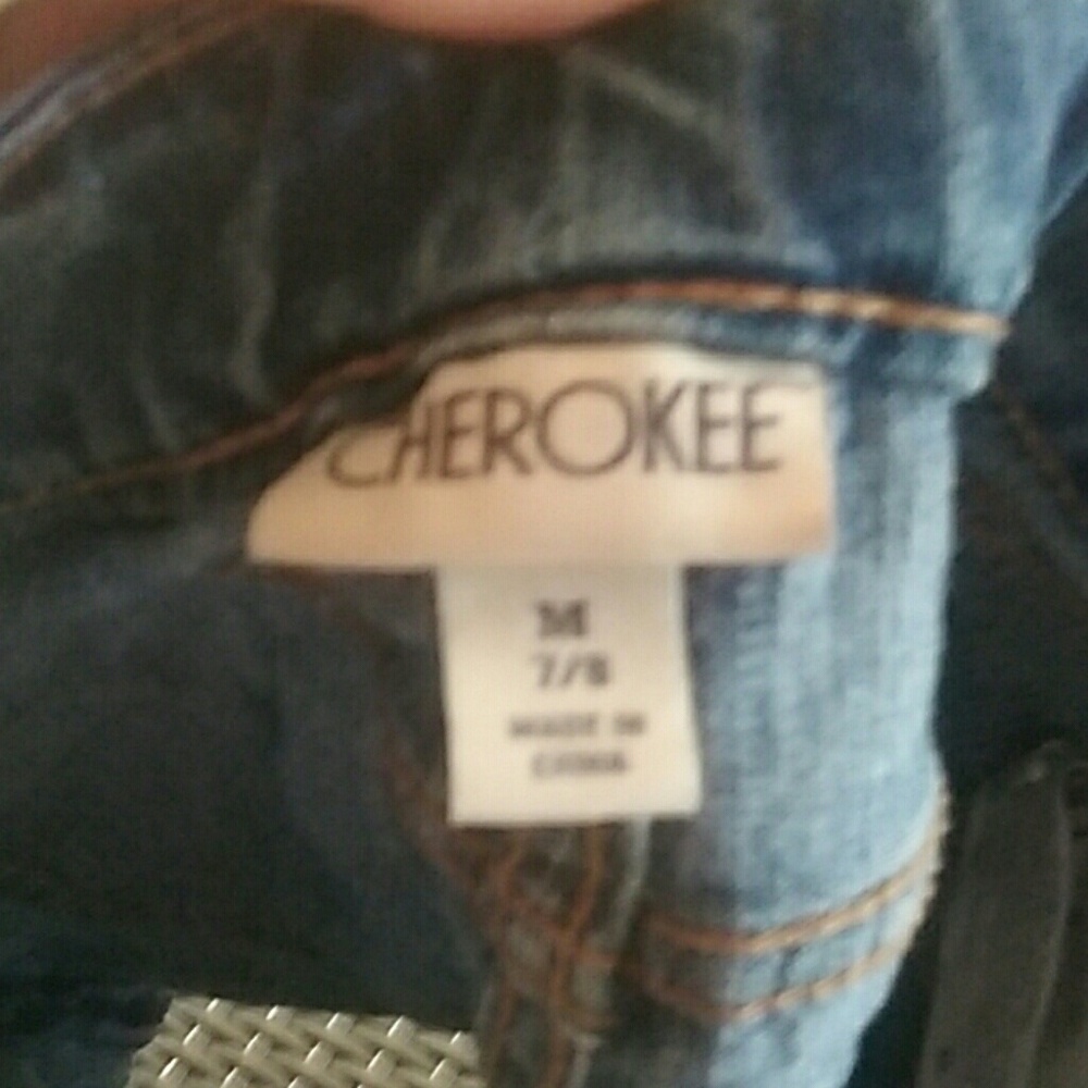 Shorts - Picture 3 of 3