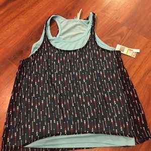 Medium Tank/spaghetti strap arrow print top - NWT