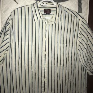 Men's short sleeved dress shirt