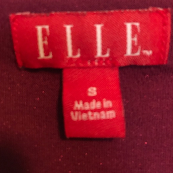 SHIMMERY ⭐️⭐️NWOT-SUPER SOFT FLOWY TOP - Picture 2 of 3