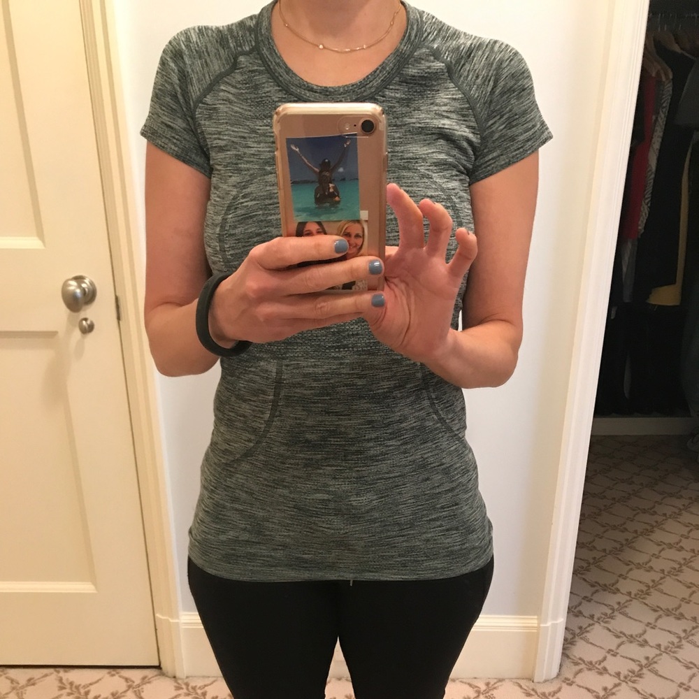 Lululemon workout shirt great condition