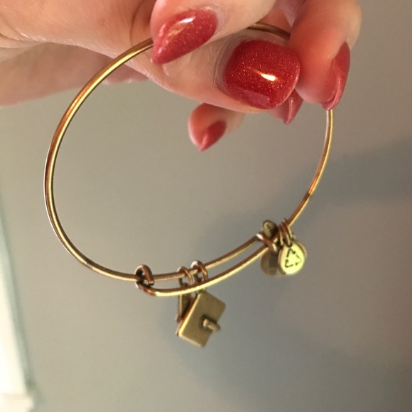 Graduation Hat Alex & Annie - Picture 2 of 2