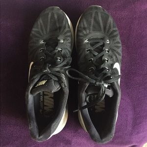 NIKE LUNAR GLIDE 6 - Women's size 10