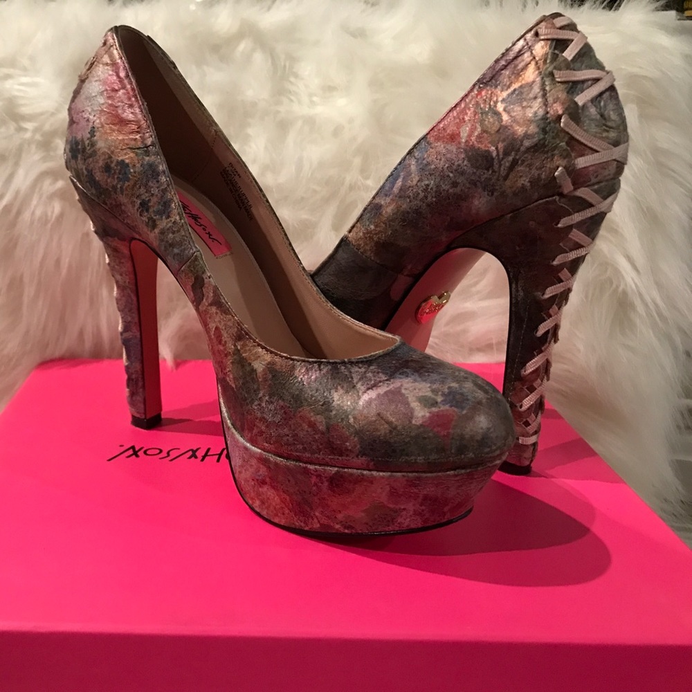 Betsey Johnson Ditan Heels