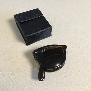 Ray-Ban Tortoise Folding Wayfarer w/ Case RB4105