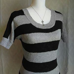 l.e.i. Lightweight Knit Sparkly Top