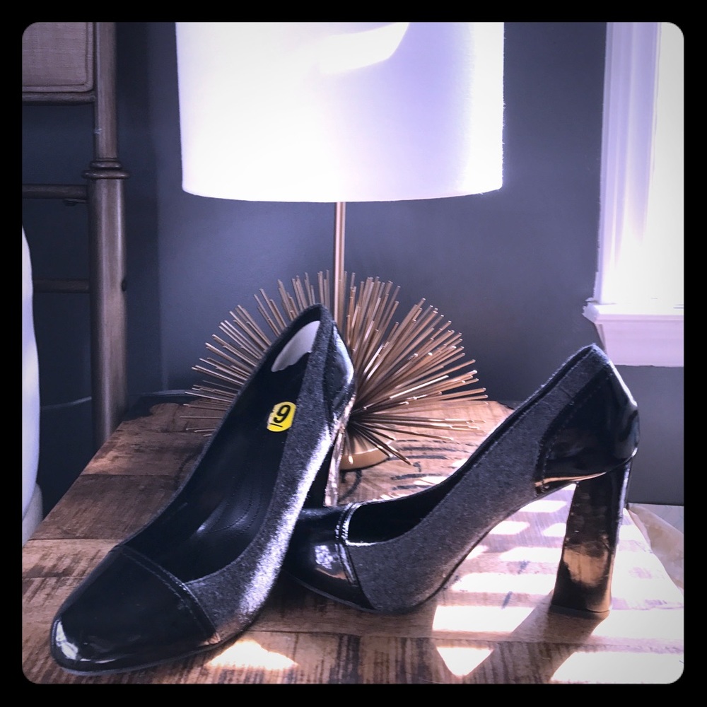 Tahari stacked heel