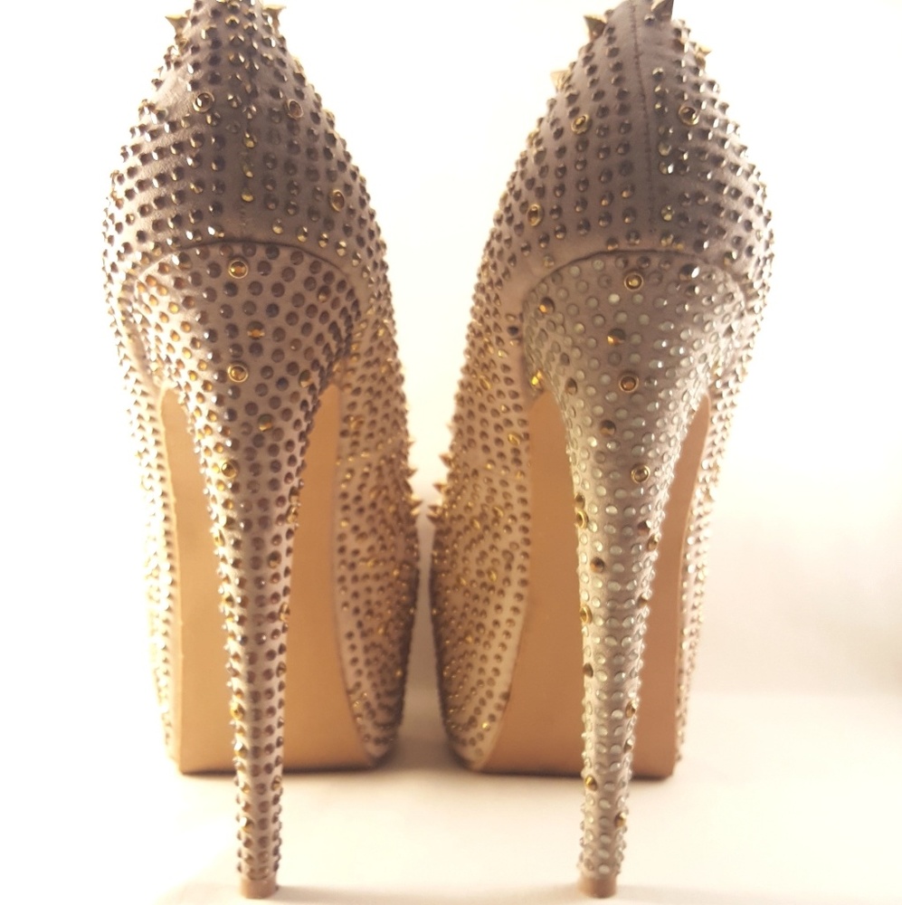 Steve Madden Dipsiee Gold Studded Platform