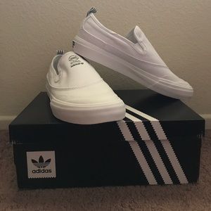 Sz 6 White Adidas Matchcourt Slip Ons
