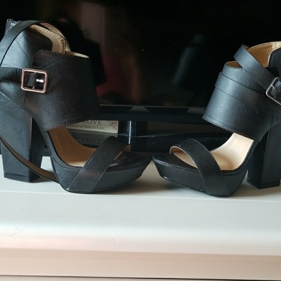 SOLD Shoes SOLD - Picture 1 of 5