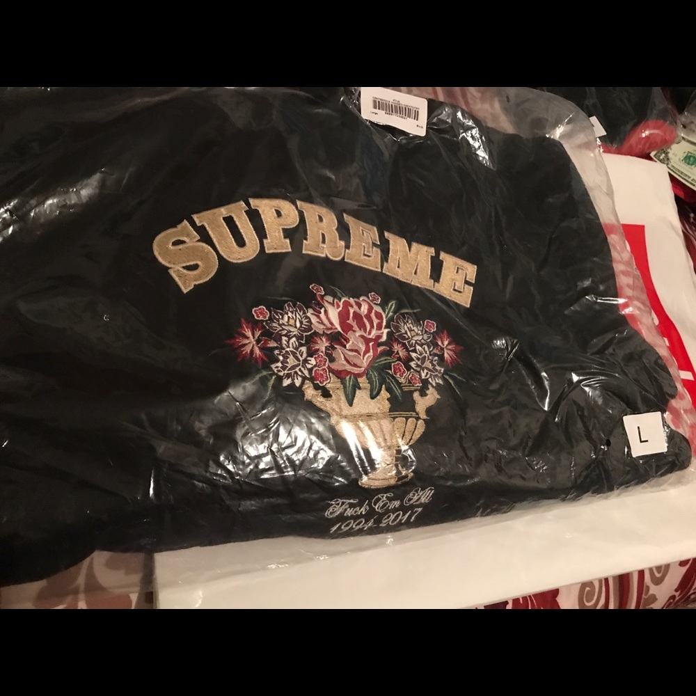 Supreme Centerpiece Hoodie