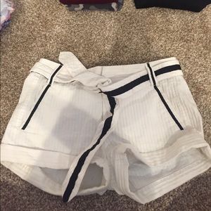 BEBE SHORTS!