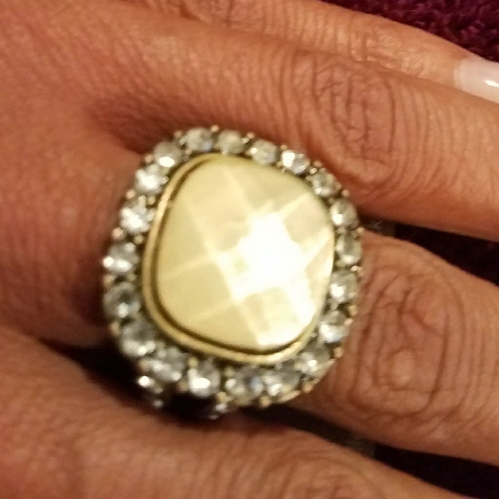 NWOT. Boutique costume jewelry ring