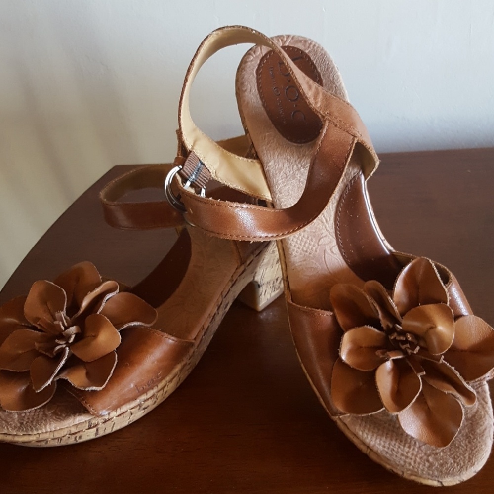 Size 10 boc leather sandals