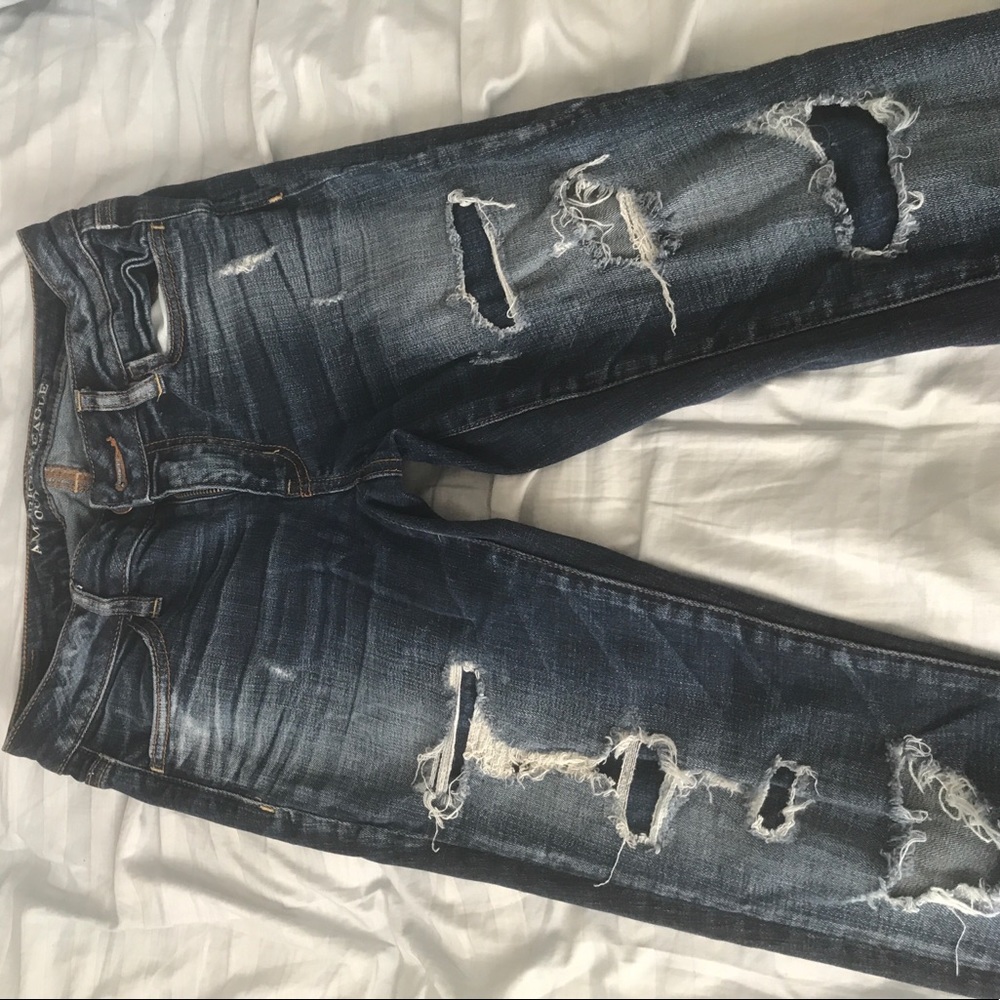American eagle distressed jeans