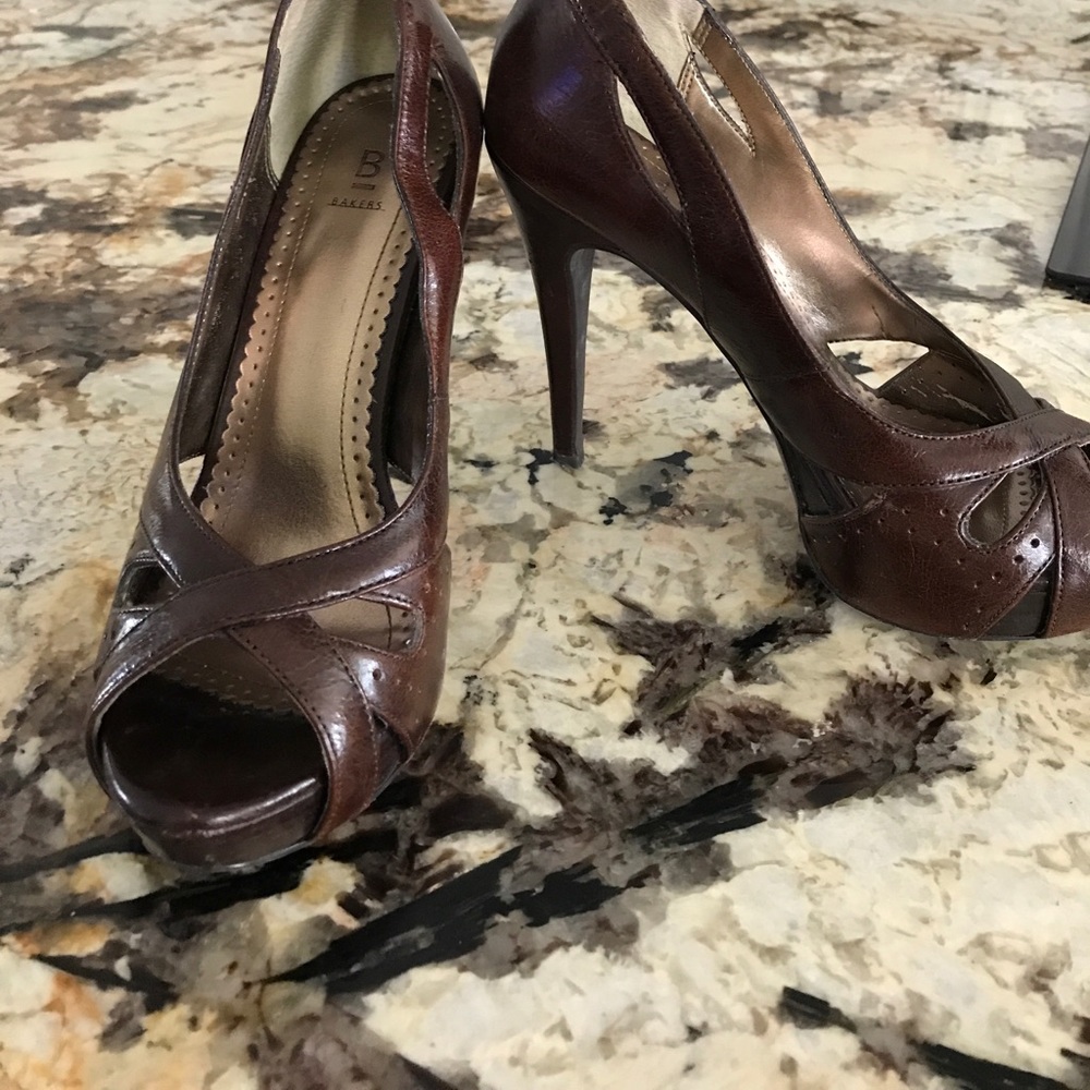 Brown Career Pump