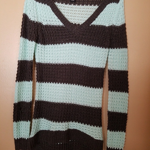 Rue21 Sweaters - Rue 21 Green and Gray Sweater Size Small