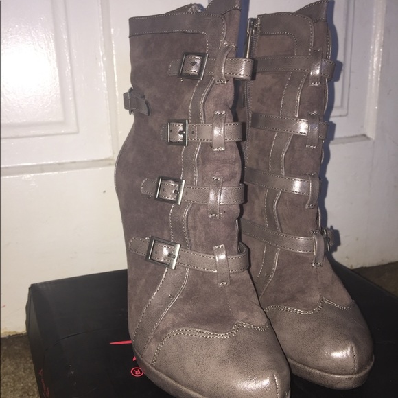 Edgy Grey Boots - Picture 2 of 7