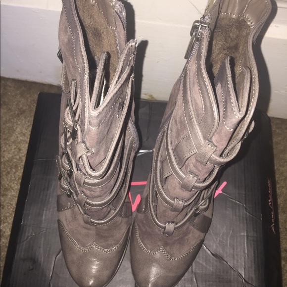 Edgy Grey Boots - Picture 3 of 7