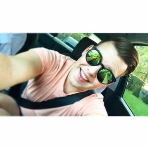 Meet your Posher, Maxwell