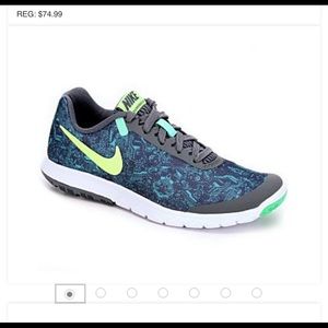 Size 8.5 Nike tennis shoes - smoke/pet free home