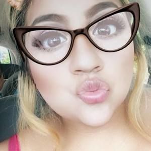 Meet your Posher, Yasmine