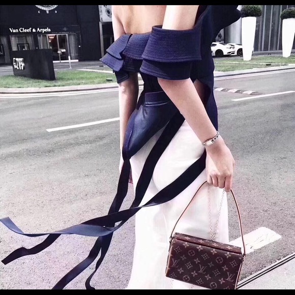 Sold Limited edition vintage monogram small box - Picture 1 of 8