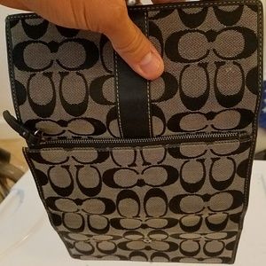 Signature C Coach wallet