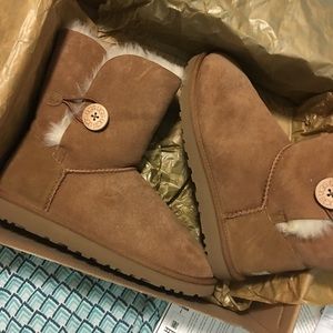 UGG bailey button boots