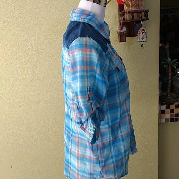 Button up - Picture 2 of 3