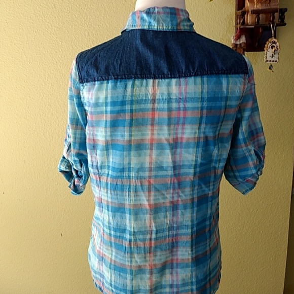 Button up - Picture 3 of 3