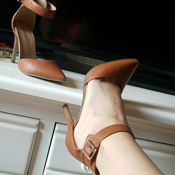 SOLD Shoes SOLD - Picture 4 of 5