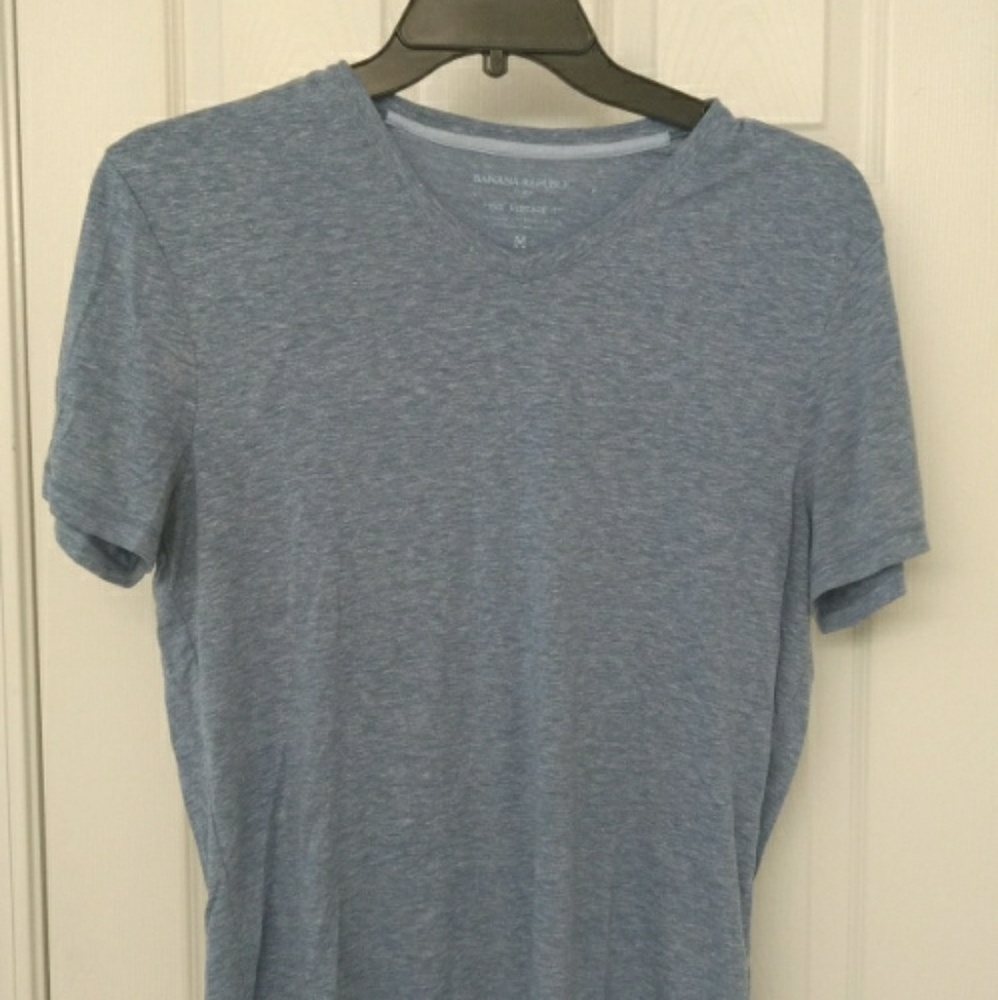 Banana Republic "The Vintage T" v-neck t-shirt