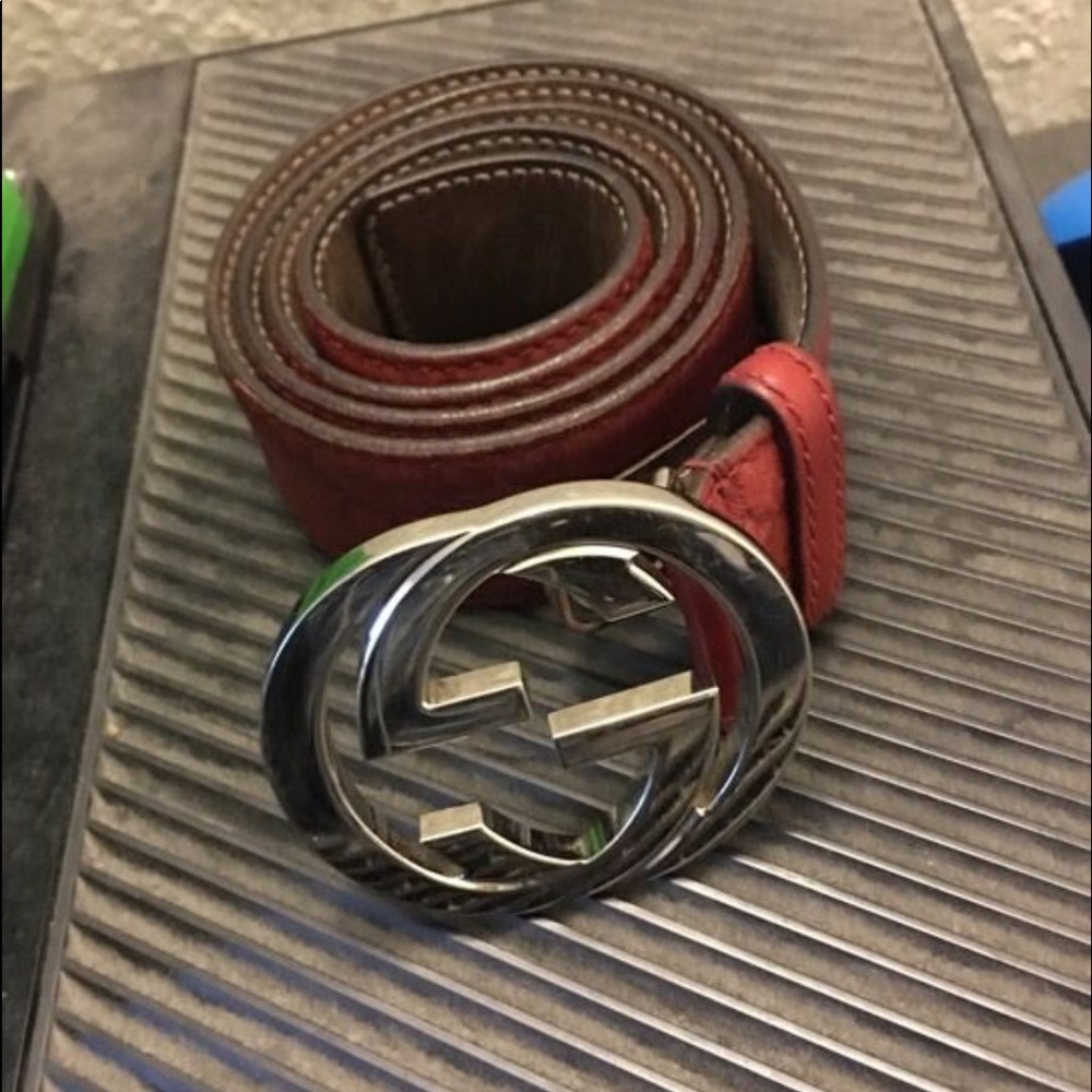 Gucci belt fits size 30-32