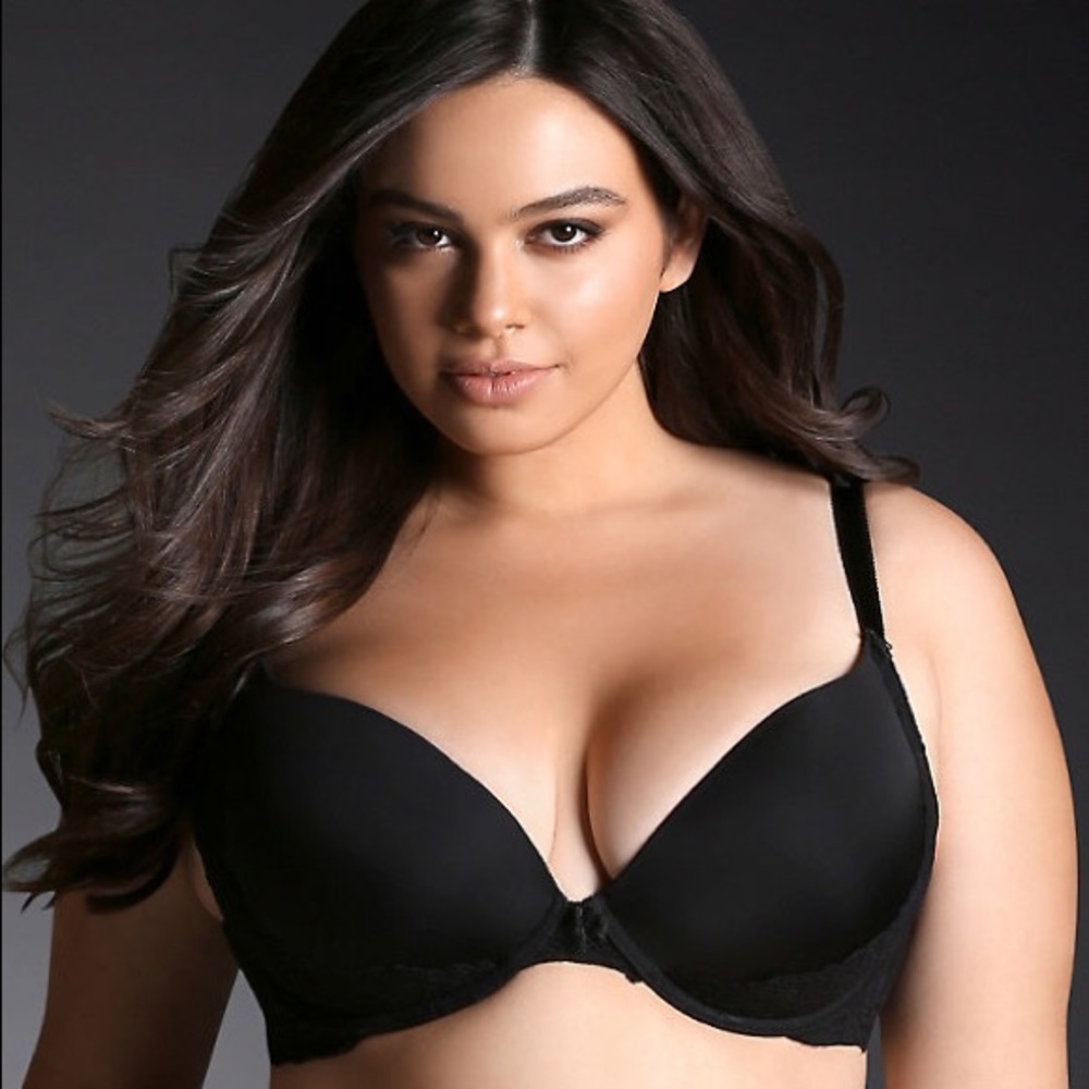 Torrid Push Up Plunge Bra 🖤