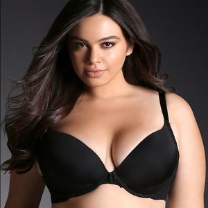 Torrid Push Up Plunge Bra 🖤