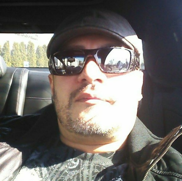 Meet your Posher, Manny - Picture 2 of 4