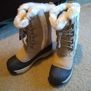 Women's Baffin winter boots
