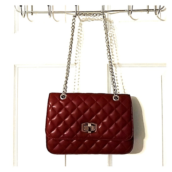 burgundy quilted bag