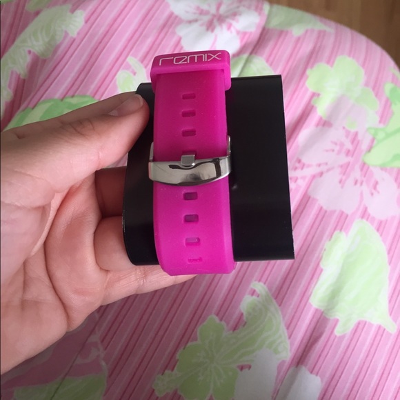 Remix Watch - Picture 6 of 6