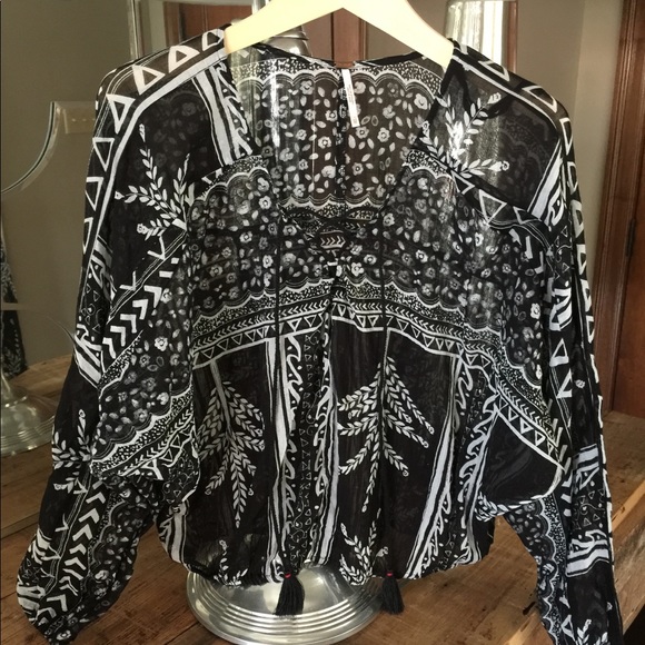 Free people black long sleeve lace front crop XS - Picture 1 of 4