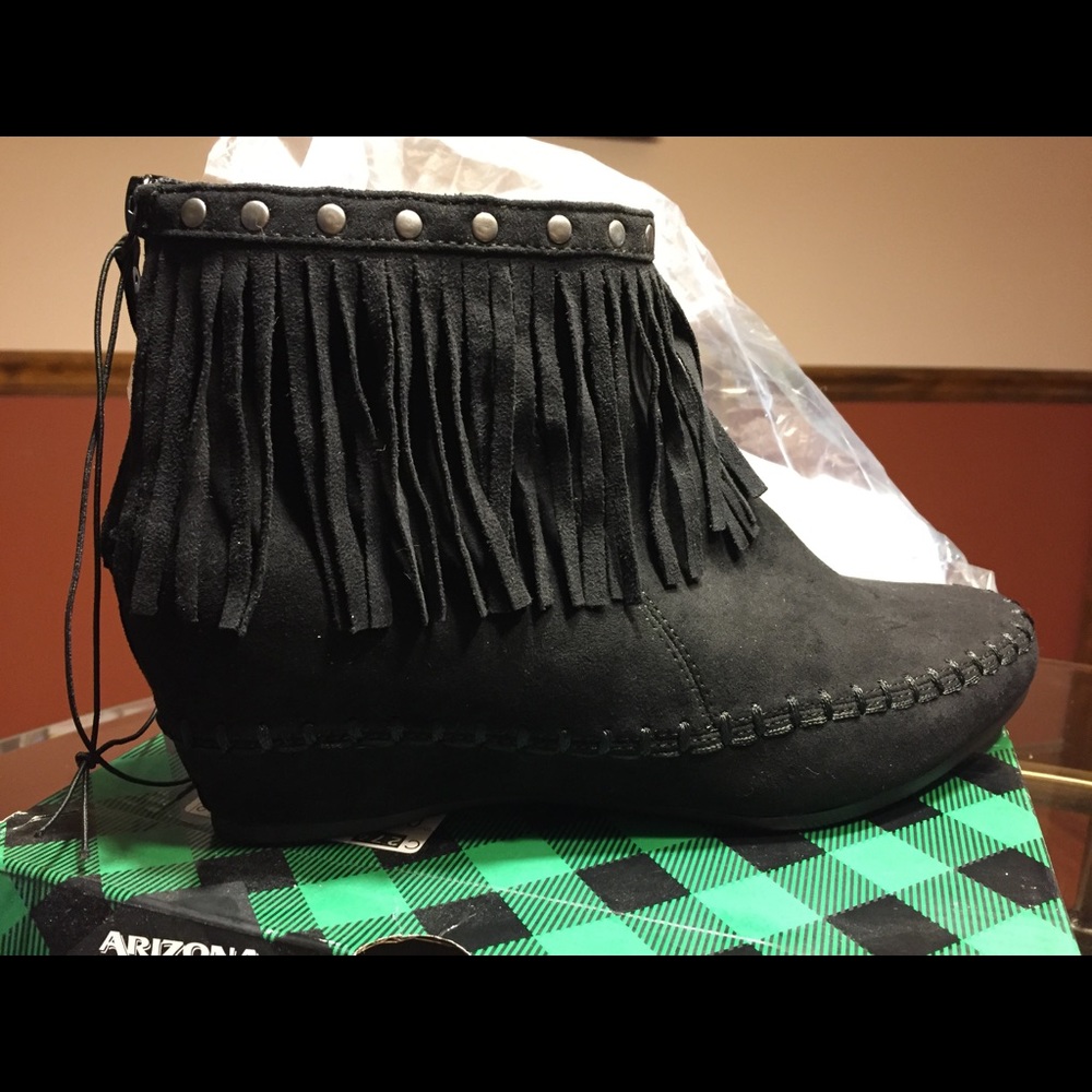 Black fringe bootie