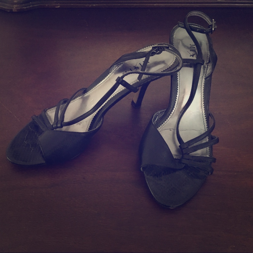 Black MI IT Dress Shoes. Worn once