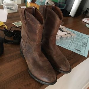 ARIAT boots size 7