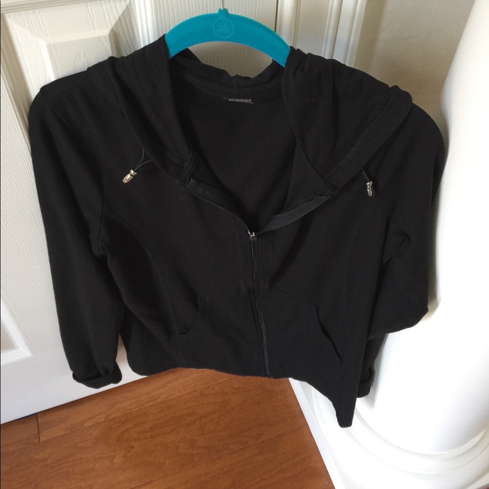 2 piece work out - jacket zips/Capri