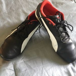 Kids Puma Shoes! In excellent condition!